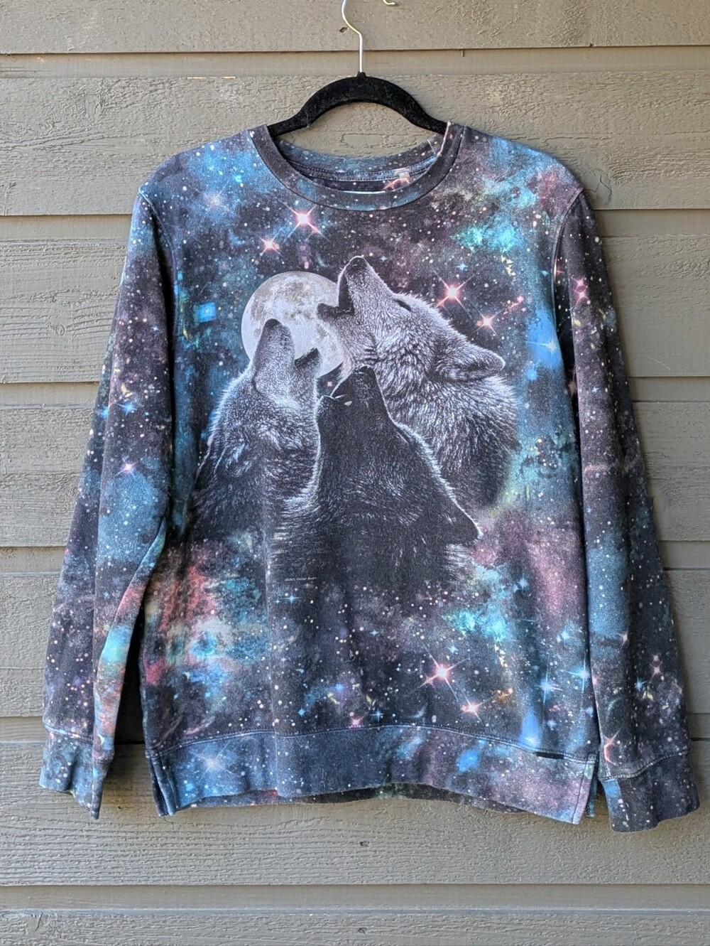 The Mountain On The Byas Galaxy Wolf Sweatshirt Unisex Medium Black Blue Cosmos
